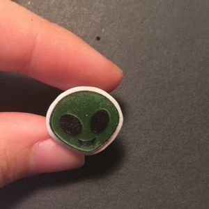 Alien pin